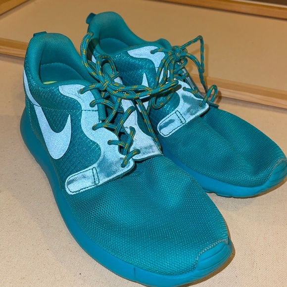 Nike Roshe Run Hyperfuse Turbo Green - Picture 2 of 5